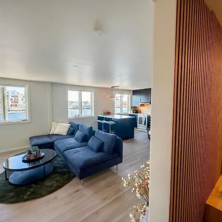 Modern Waterfront 4br With Dock & Free Parking Apartment *