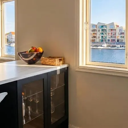 Modern Waterfront 4br With Dock & Free Parking *