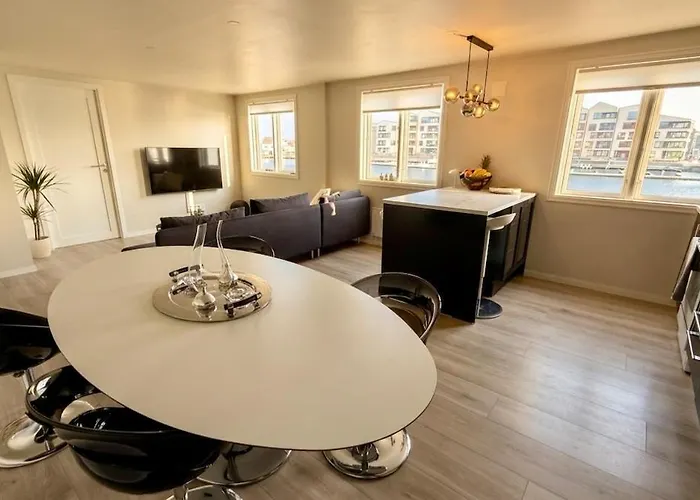 Modern Waterfront 4br With Dock & Free Parking Stavanger