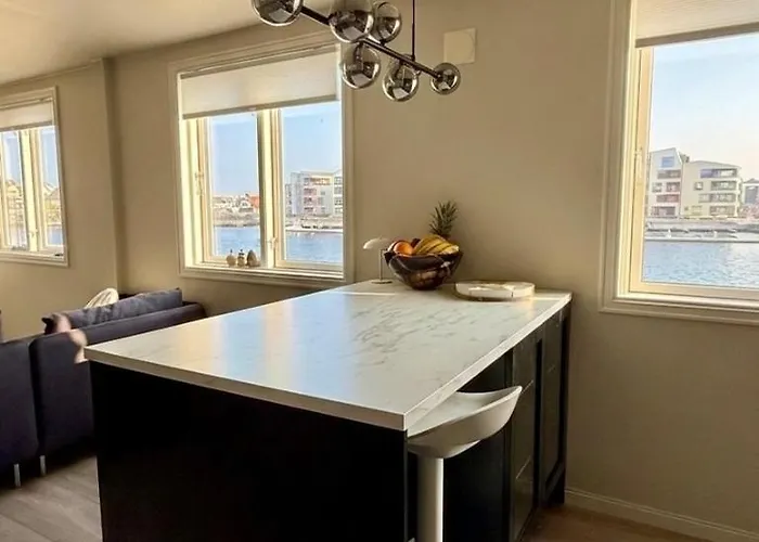 Apartment Modern Waterfront 4br With Dock & Free Parking