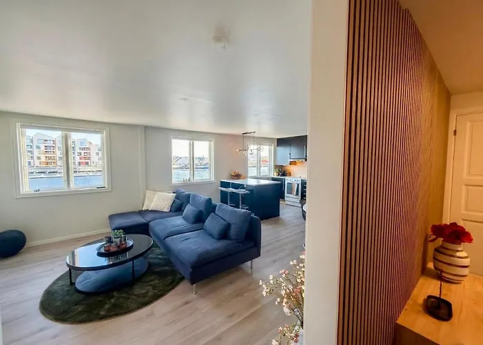 Modern Waterfront 4br With Dock & Free Parking Apartment *